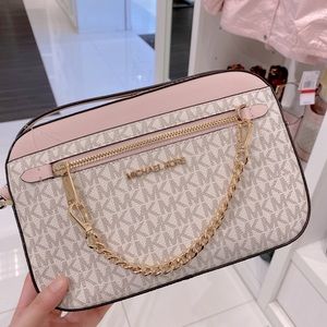 Michael Kors Jet Set Zip Chain Crossbody in vanilla/pink